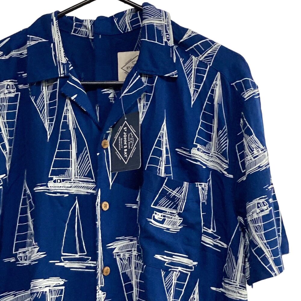 St Johns Bay Mens S 100% Viscose Sailboat Adaptive Short Sleeve Shirt Casual